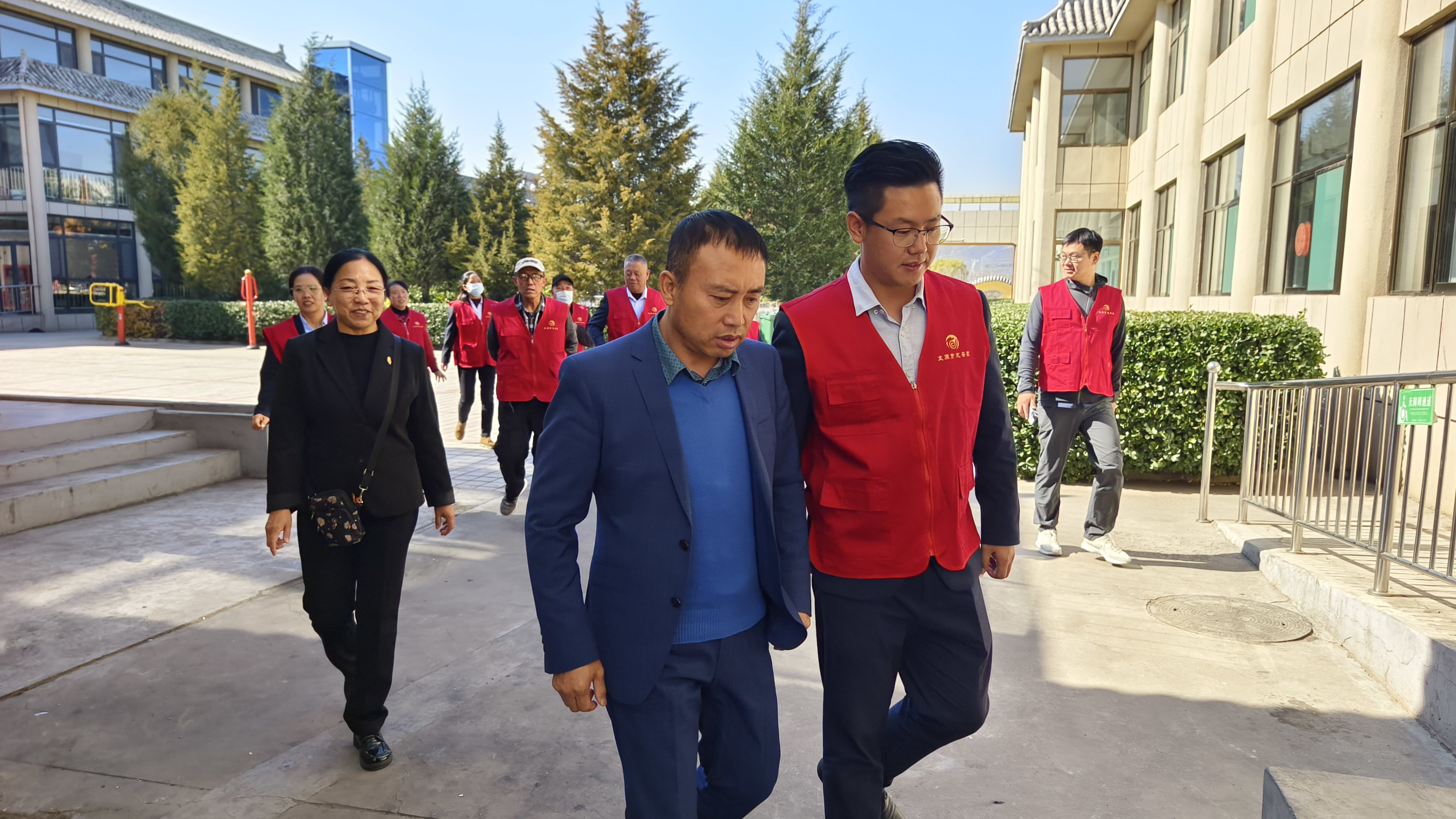 佳节又重阳，js3333线路检测中心送温暖